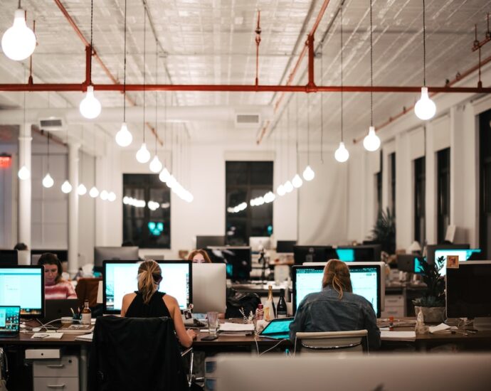 The Impact of Agile Consulting on the Development of Startups and Corporations